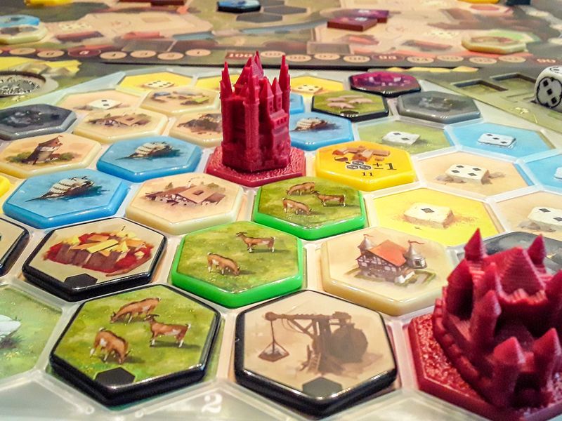 Partie de jeu de société en cours lors d'une séance de l'association